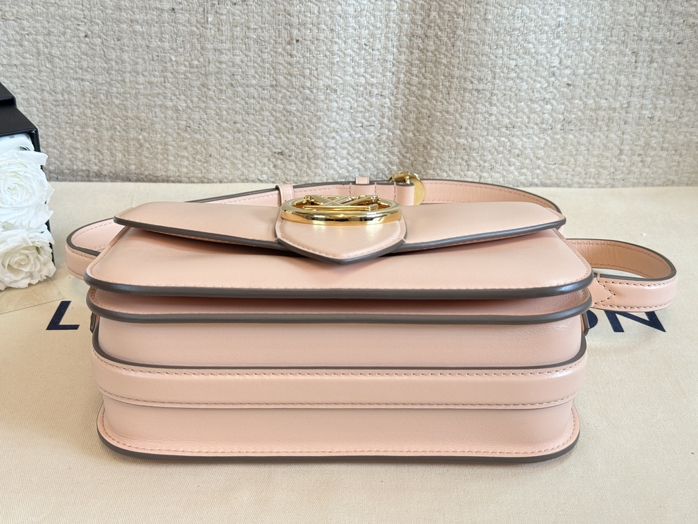 未使用 展示品 ルイ ヴィトン LOUIS VUITTON LV PONT 9 ポンヌフ ショルダー バッグ レザー ローズヒマラヤ M57325 ゴールド 金具 VLP 90222959 LOUIS VUITTON - 未使用 展示品 ルイ ヴィトン LOUIS VUITTON LV PONT